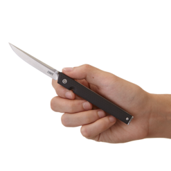 CRKT CEO Thumbstud .'- i handen
